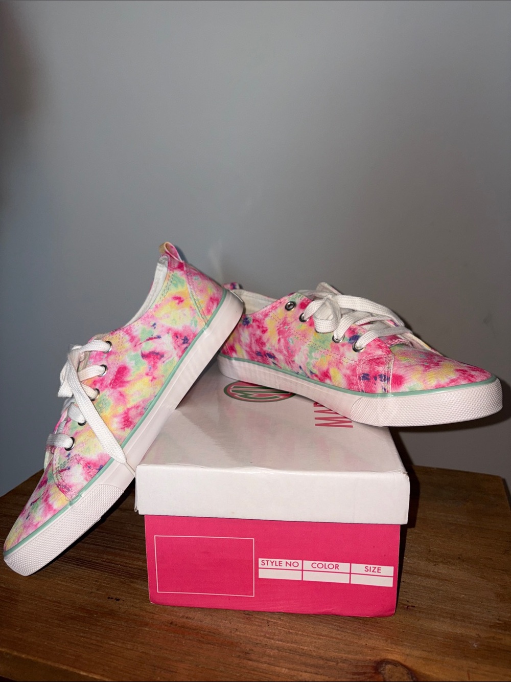 Tie-Dye Canvas Low Top Sneakers - Pink Multicolor Size 8
